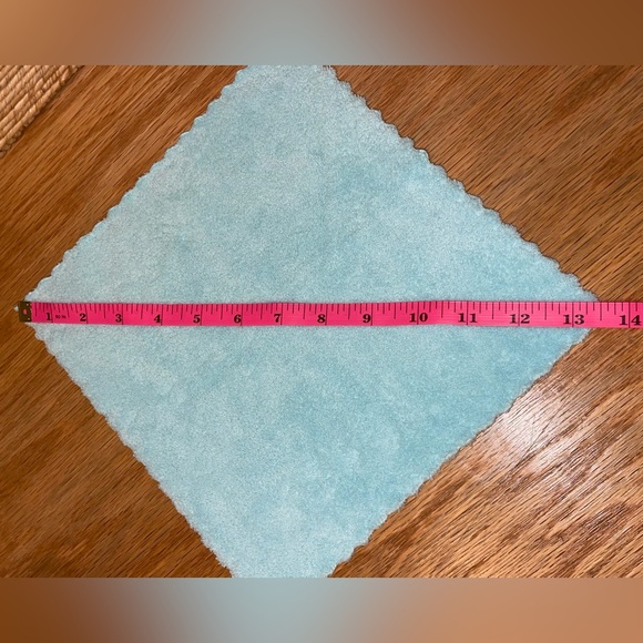 Soft Multi-Color Towel Set - Picture 3 of 4